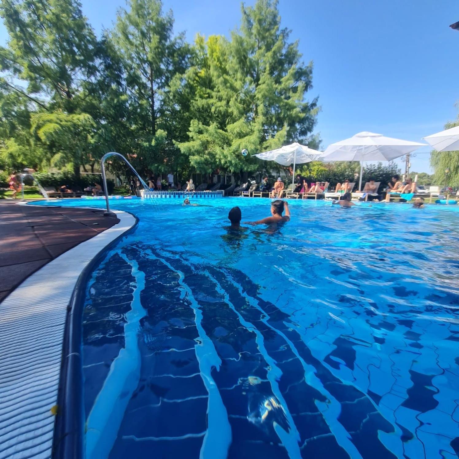Steaua Apelor Family Resort Nufaru Bagian luar foto